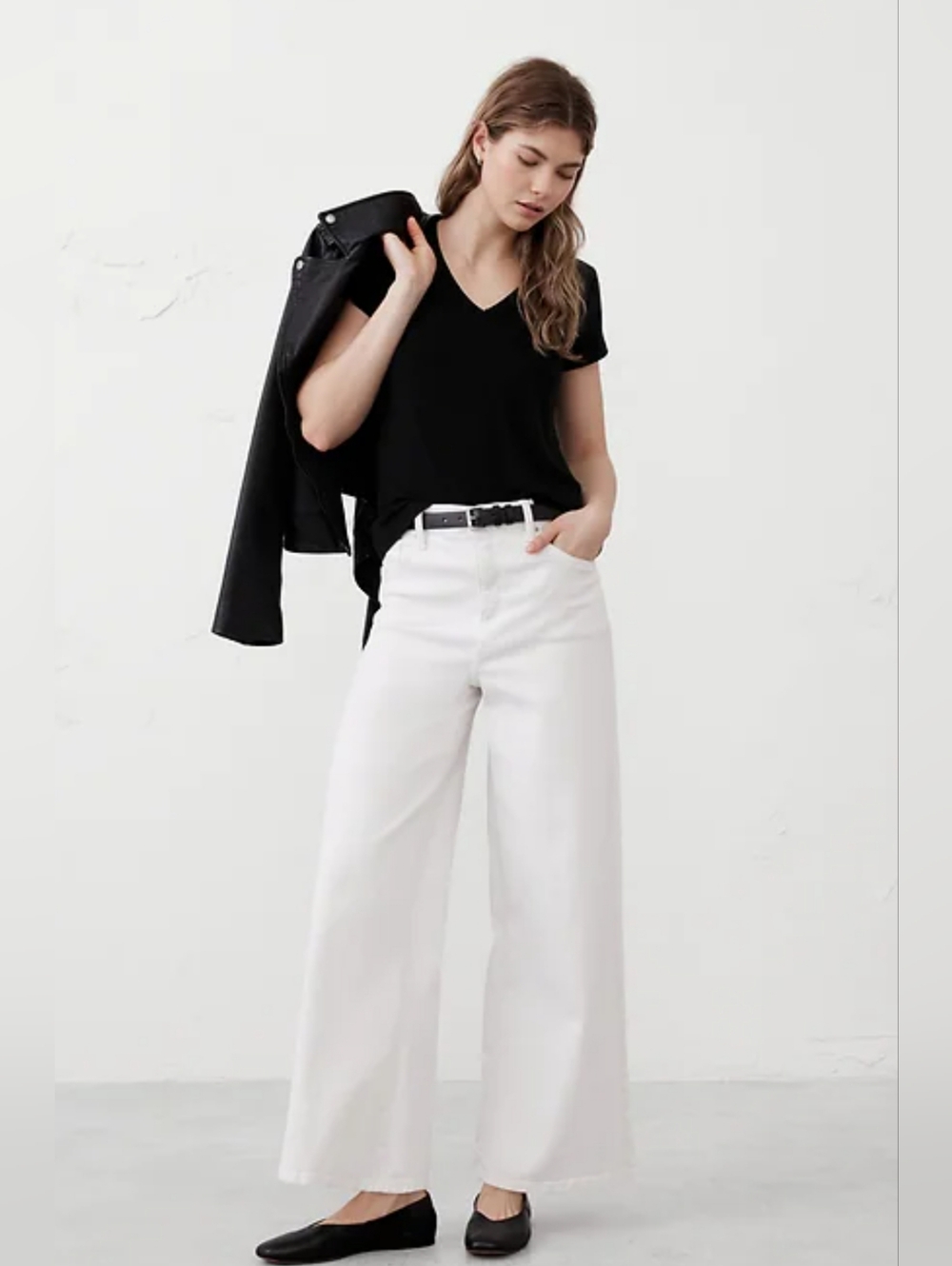 BANANA REPUBLIC The Essential Tees V-Neck Top, Size XS